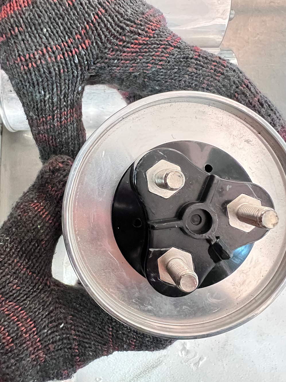 Miksi kondensaattoriliittimien 