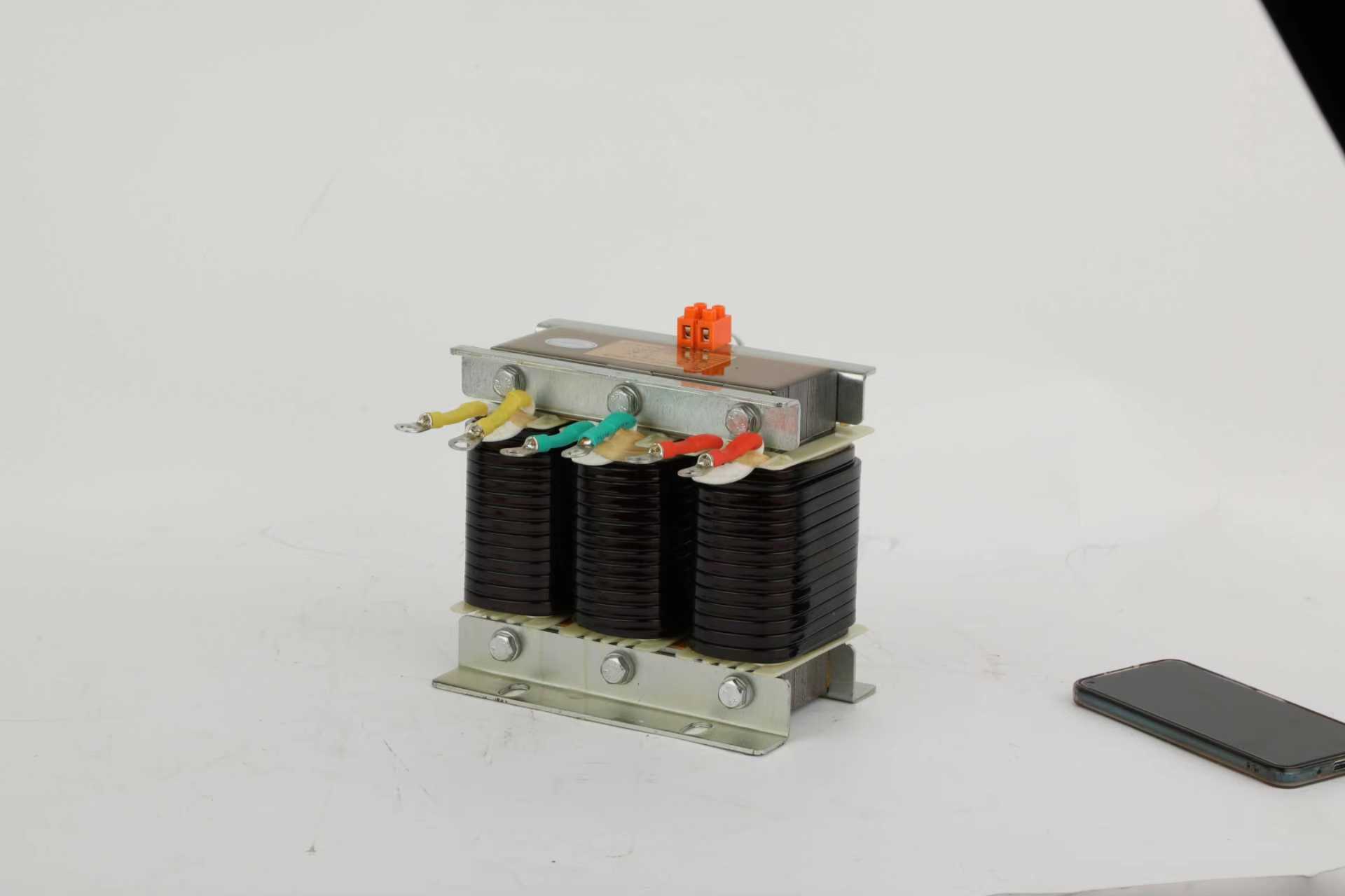 Mikä rooli reaktoreilla on nykyaikaisissa sähköjärjestelmissä?